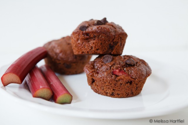 Chocolate Rhubarb Muffins | eyesbiggerthanmystomach.com