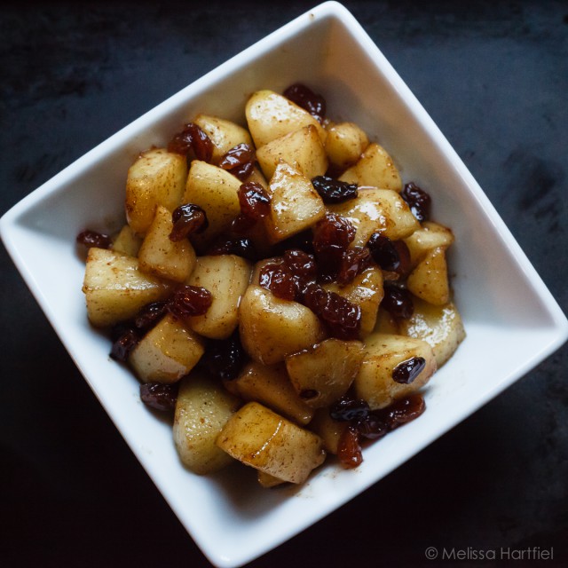 chai spiced buttered apples with brown sugar | www.eyesbiggerthanmystomach.com